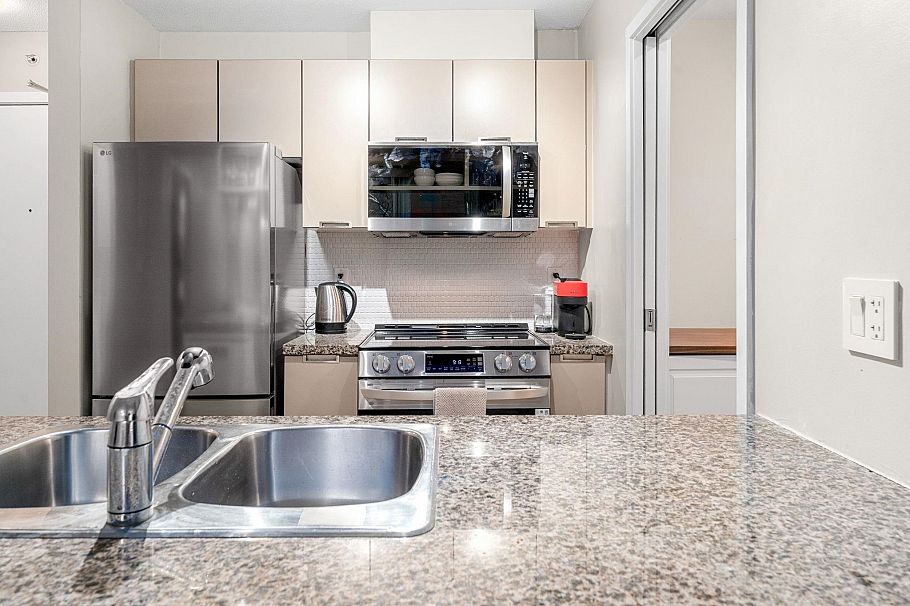 305 1082 Seymour Street Vancouver, BC - 6