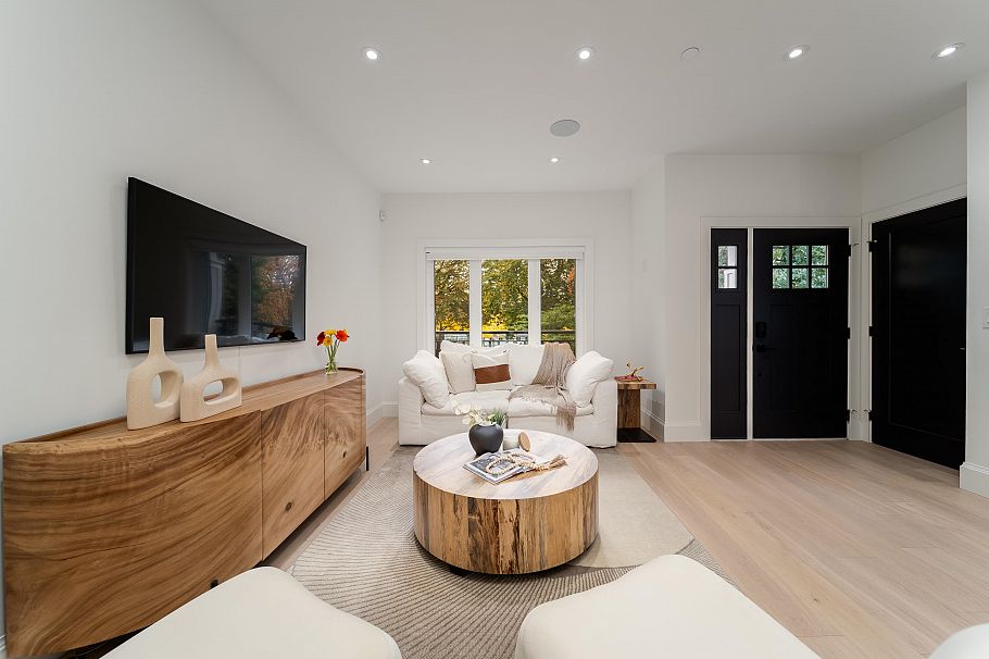 3783 W 27th Avenue Vancouver, BC - 2