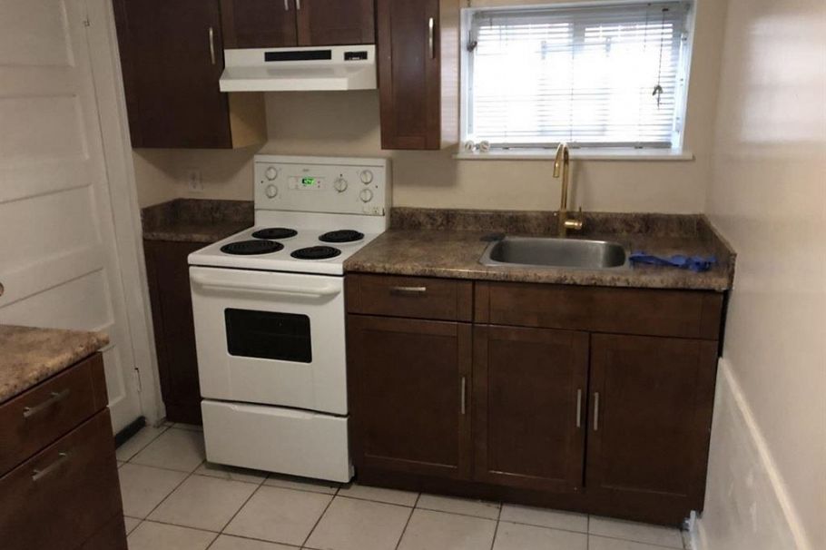 5545 Knight Street Vancouver, BC - 2