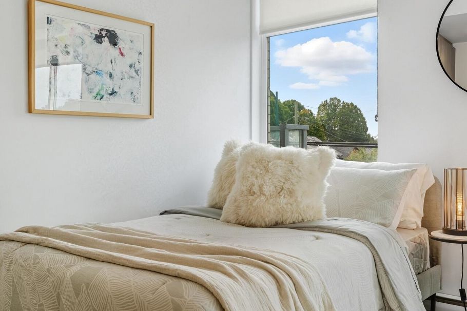 208 2408 Grant Street Vancouver, BC - 8