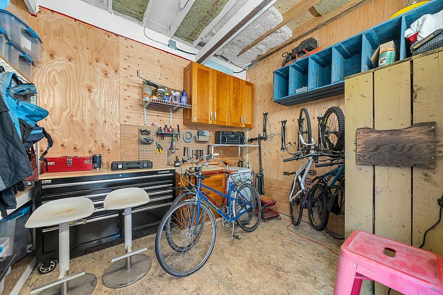 2052 Capilano Road North Vancouver, BC - 34