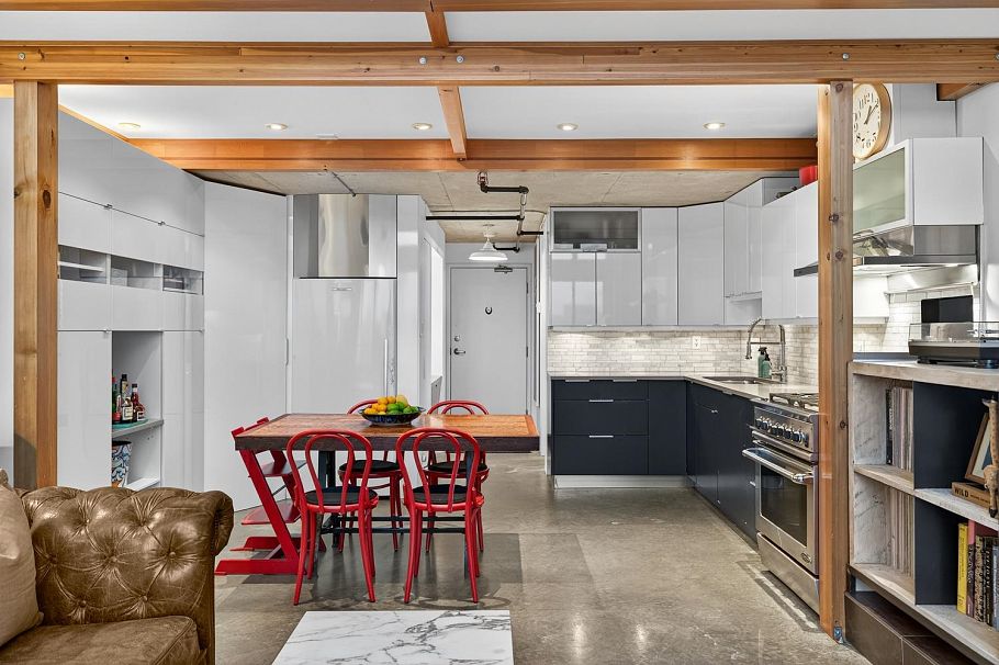 403 289 Alexander Street Vancouver, BC - 4