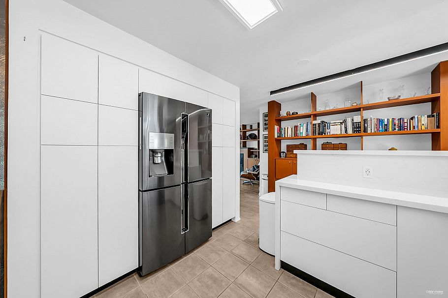 1106 Ironwork Passage Vancouver, BC - 17