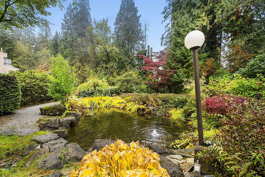 102 1500 Ostler Court North Vancouver, BC - 36