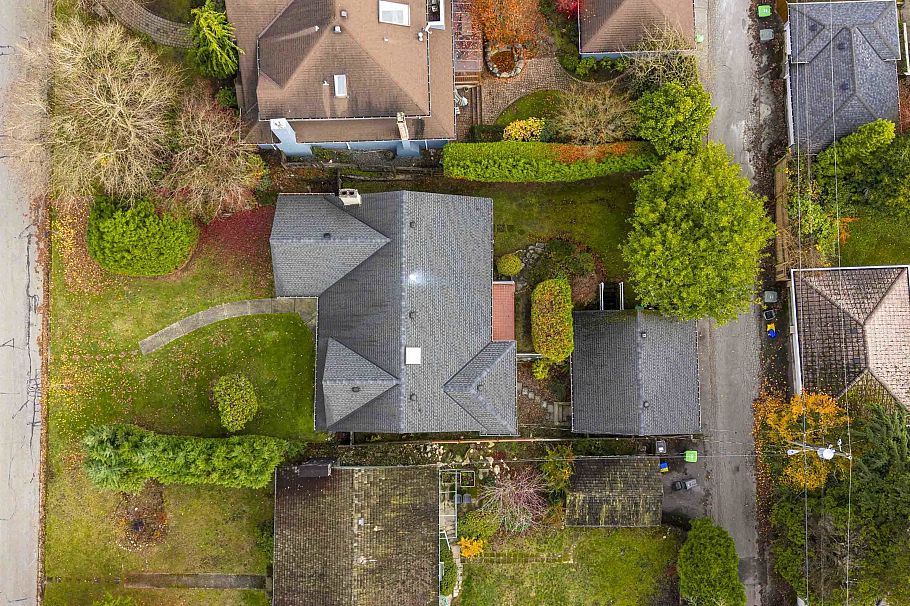 1270 W 46th Avenue Vancouver, BC - 35