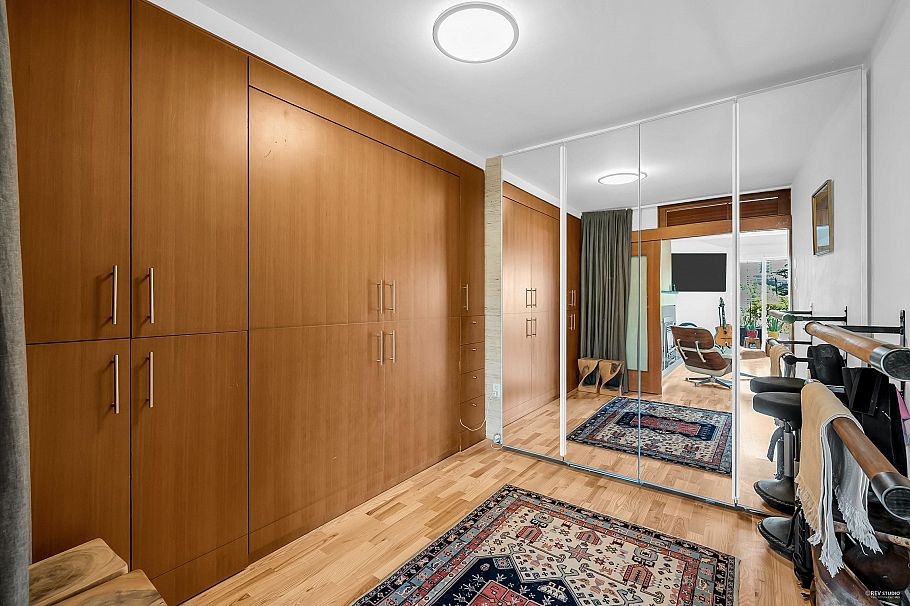 1106 Ironwork Passage Vancouver, BC - 12