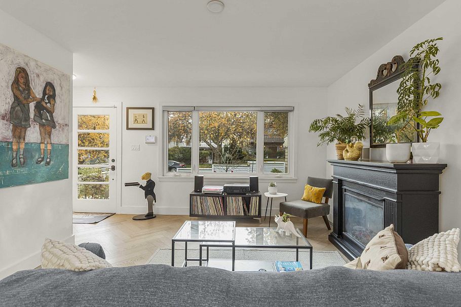 439 E 22nd Avenue Vancouver, BC - 3