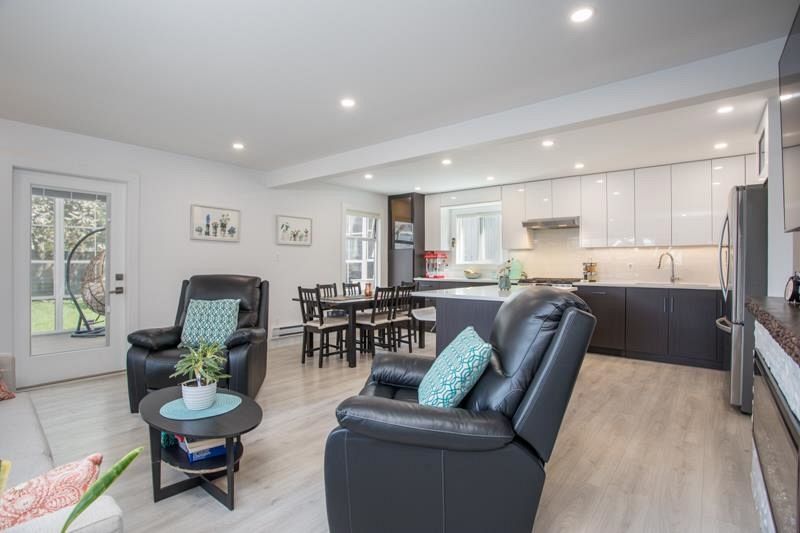 344 W 23rd Street North Vancouver, BC - 11