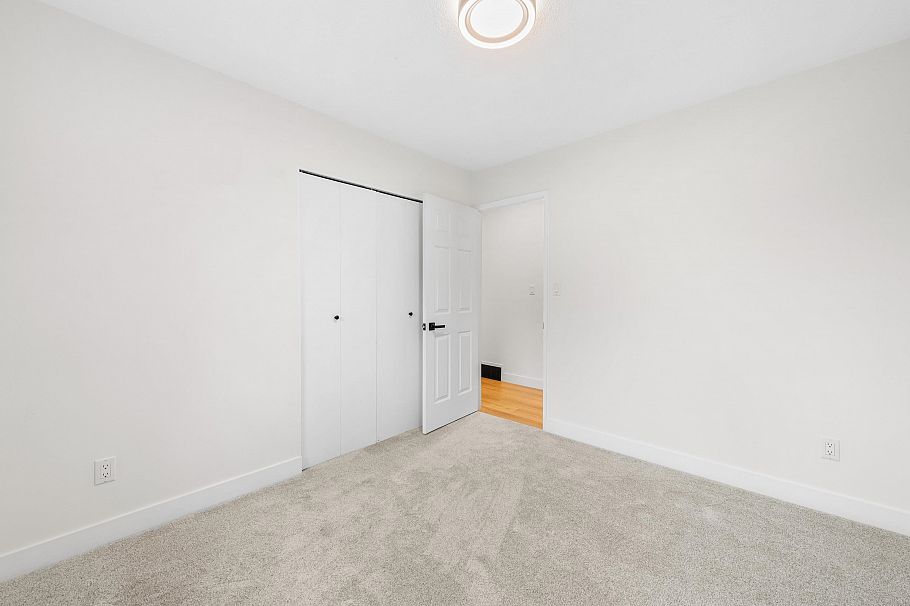 1777 Caledonia Avenue North Vancouver, BC - 17