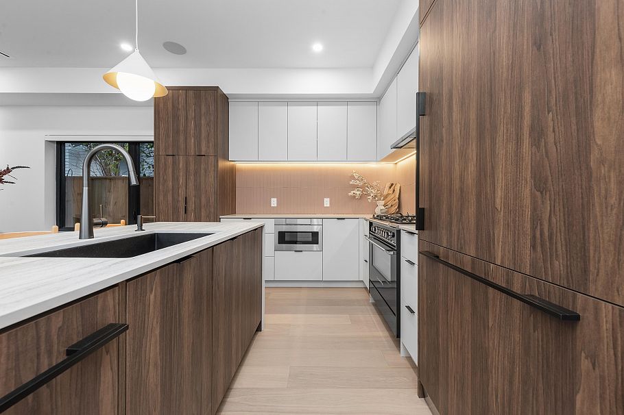 2 273 W 17th Avenue Vancouver, BC - 5