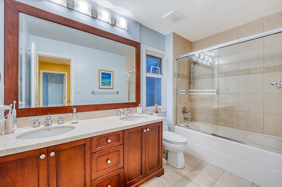 1428 W 37th Avenue Vancouver, BC - 28