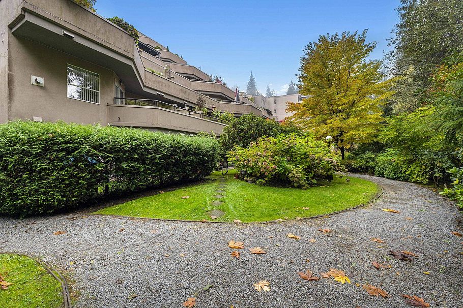 102 1500 Ostler Court North Vancouver, BC - 34