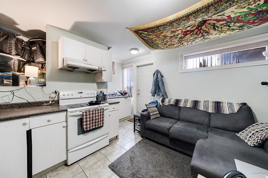 3559 Worthington Drive Vancouver, BC - 29