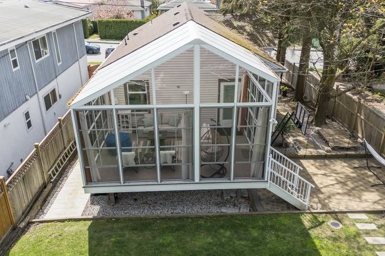 344 W 23rd Street North Vancouver, BC - 35