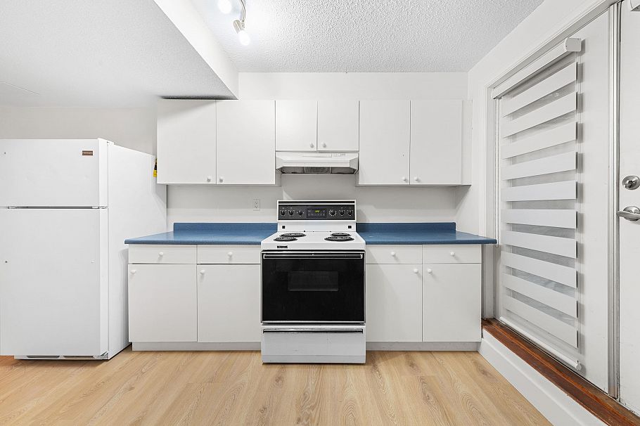 1777 Caledonia Avenue North Vancouver, BC - 28