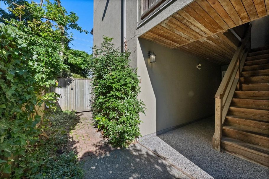 104 925 W 15th Avenue Vancouver, BC - 23