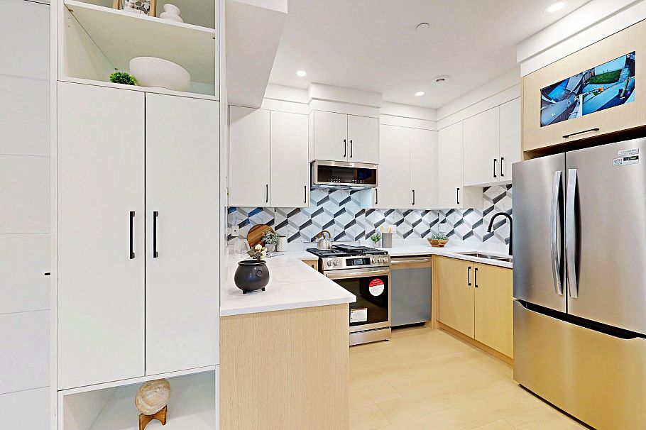 2 3425 Archimedes Street Vancouver, BC - 8