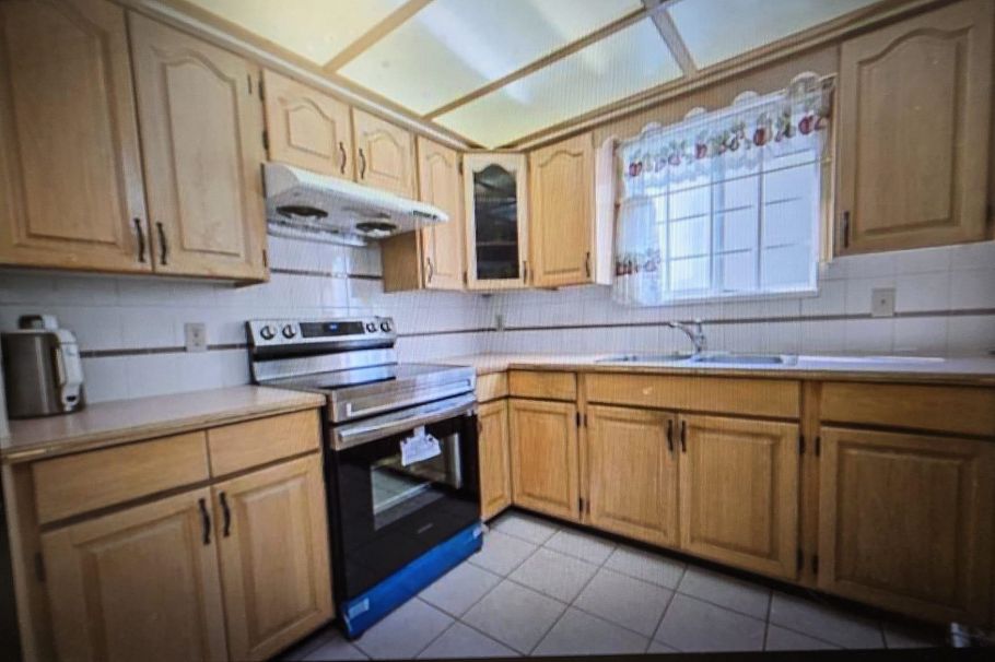 5009 ST. CATHERINES STREET, Vancouver BC V5W 3E9 Vancouver, BC - 7