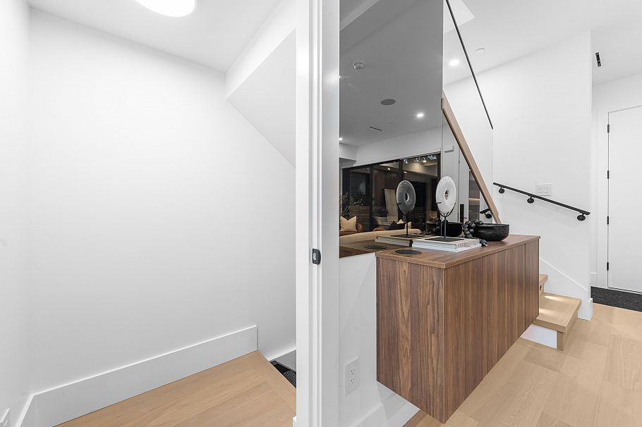 2 275 W 17th Avenue Vancouver, BC - 37