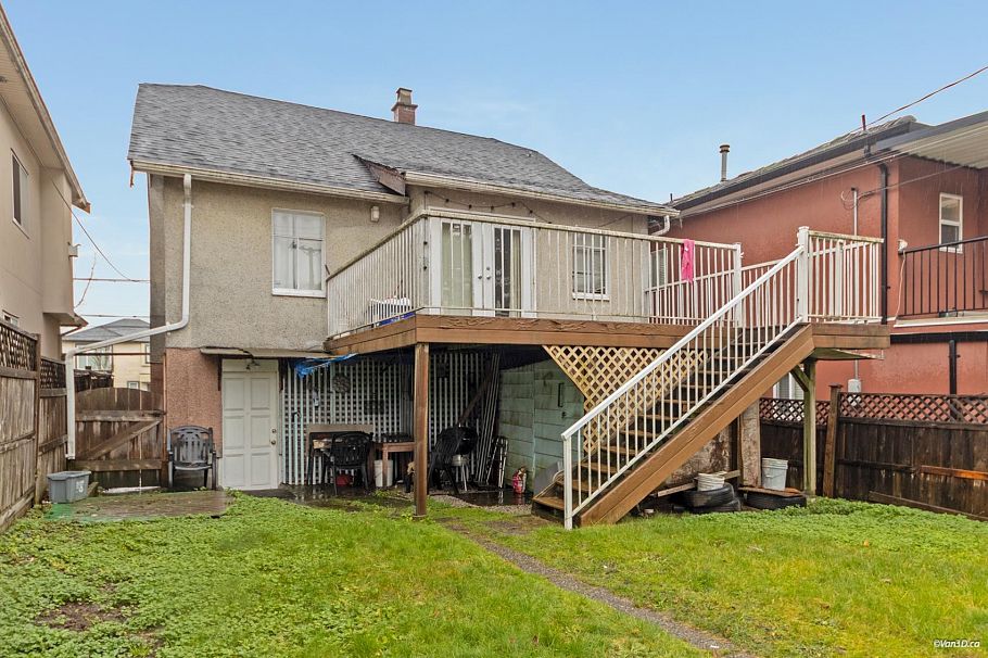 4358 Victoria Drive Vancouver, BC - 25