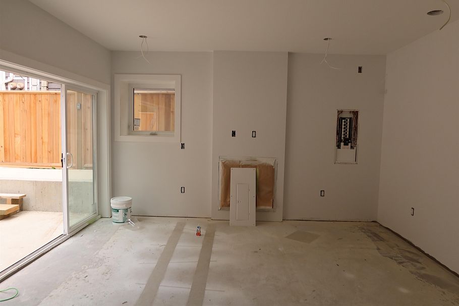 A 2735 W 8th Avenue Vancouver, BC - 5