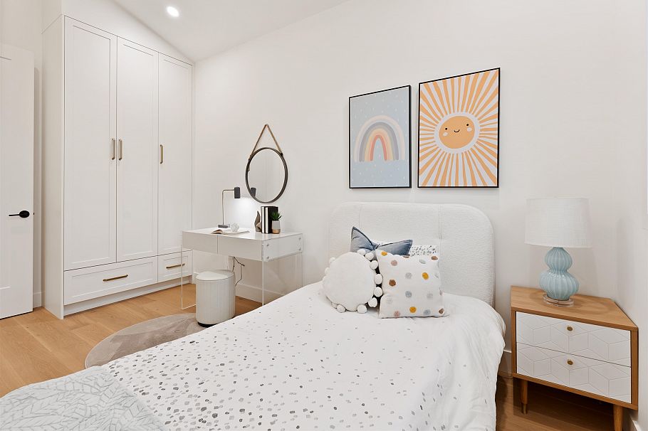 1 1765 Graveley Street Vancouver, BC - 27