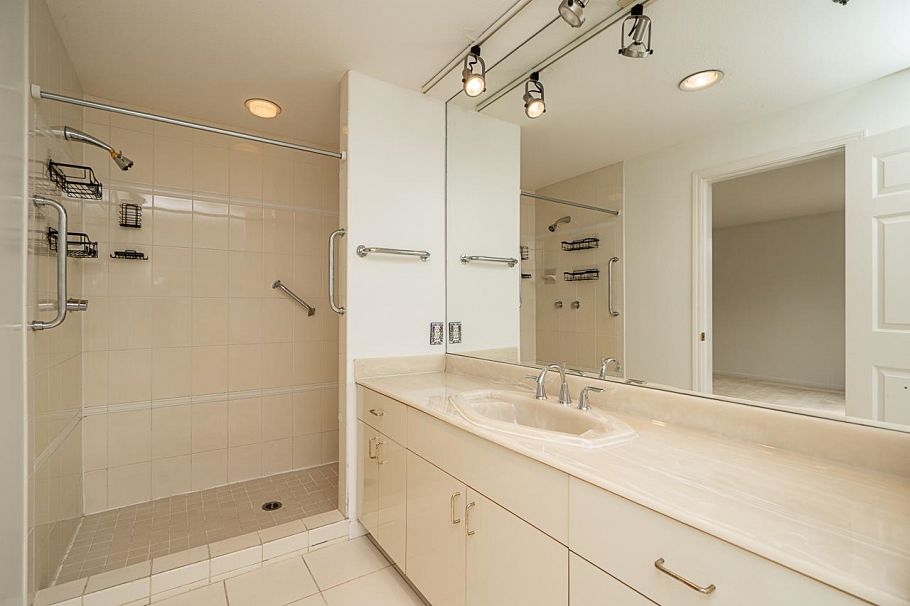 1796 W 14th Avenue Vancouver, BC - 12