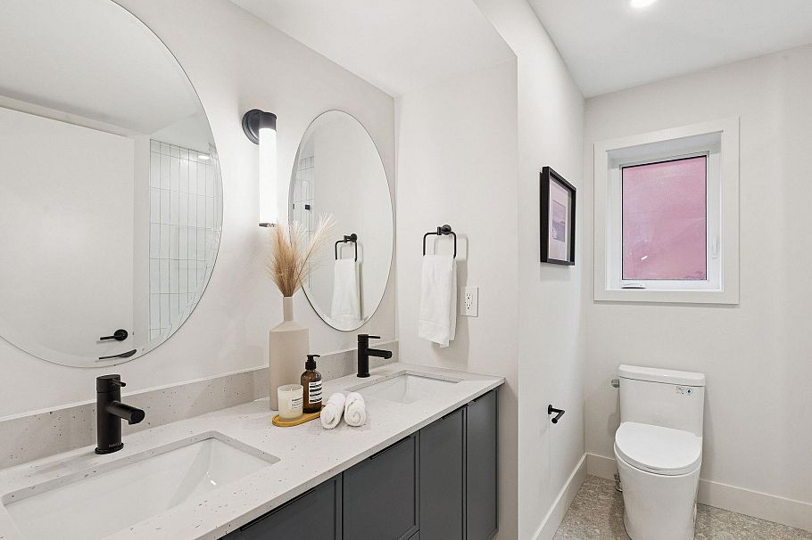 2 7 E 23rd Avenue Vancouver, BC - 15