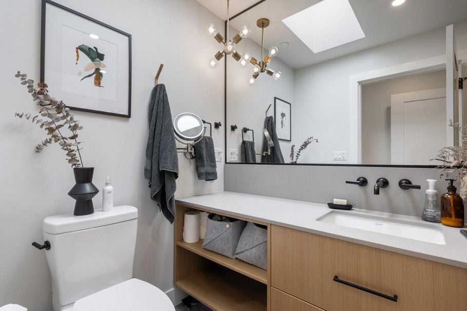 1827 W 15th Avenue Vancouver, BC - 22