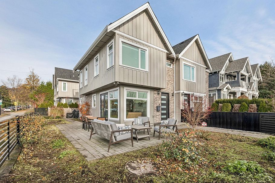 366 W Keith Road North Vancouver, BC - 30