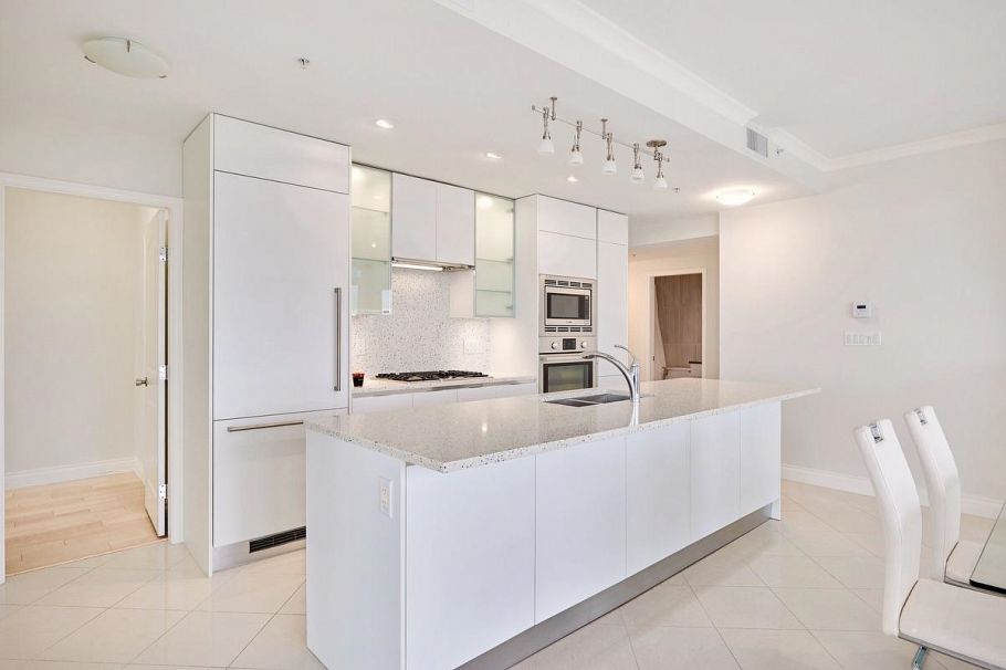 401 199 Victory Ship Way North Vancouver, BC - 3