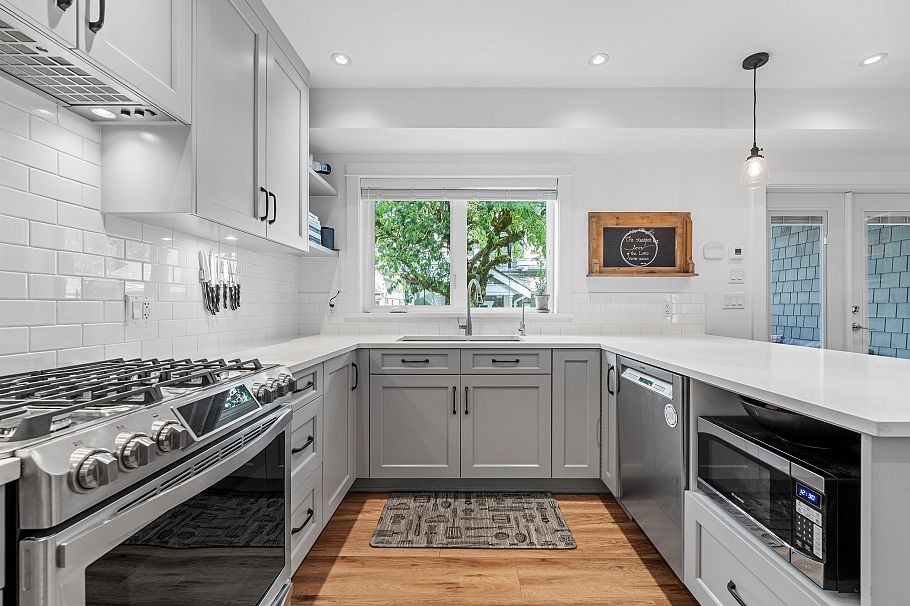 1033 E 21st Avenue Vancouver, BC - 12