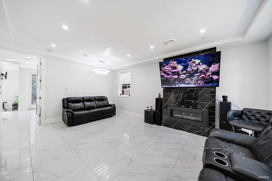 4841 Dumfries Street Vancouver, BC - 3