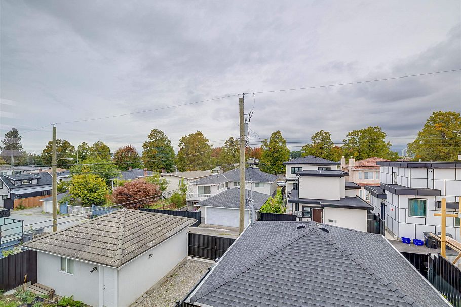 2 3571 E 28th Avenue Vancouver, BC - 16