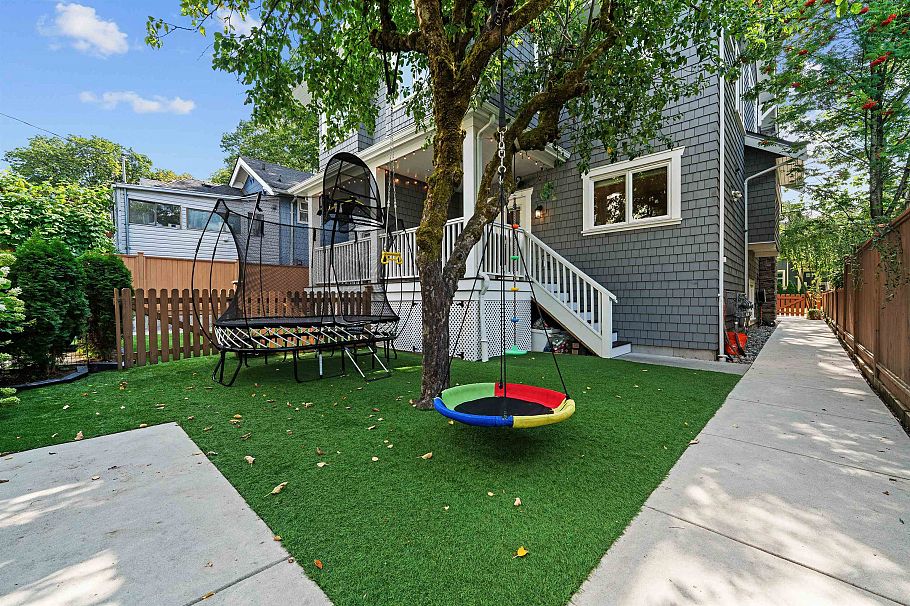 1033 E 21st Avenue Vancouver, BC - 34