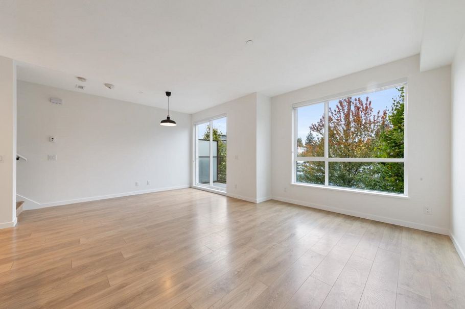 2 533 E 3rd Street North Vancouver, BC - 8