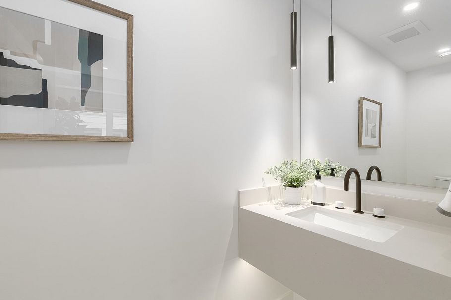 1135 W 33rd Avenue Vancouver, BC - 10