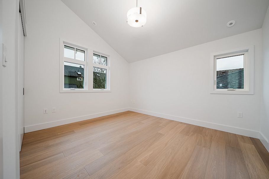 1138 E 26th Avenue Vancouver, BC - 27