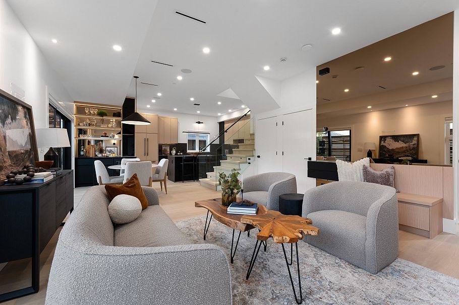 6 371 E 33rd Avenue Vancouver, BC - 1