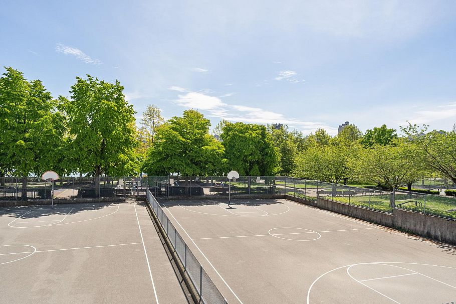 2201 1408 Strathmore Mews Vancouver, BC - 8