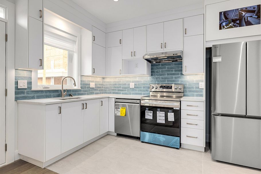 2 3571 E 28th Avenue Vancouver, BC - 10