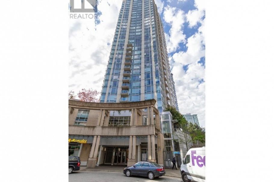 801 188 Keefer Place Vancouver, BC - 1