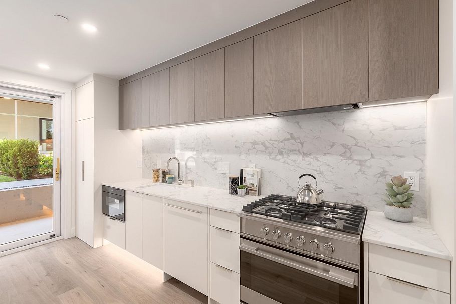 1143 W 33rd Avenue Vancouver, BC - 11