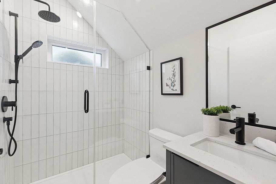 2 7 E 23rd Avenue Vancouver, BC - 19