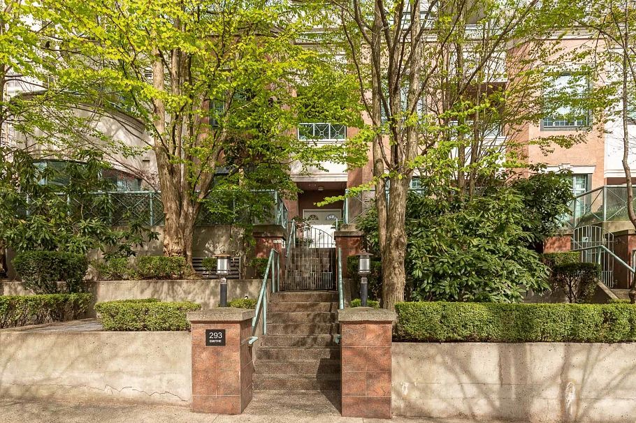 104 293 Smithe Street Vancouver, BC - 2