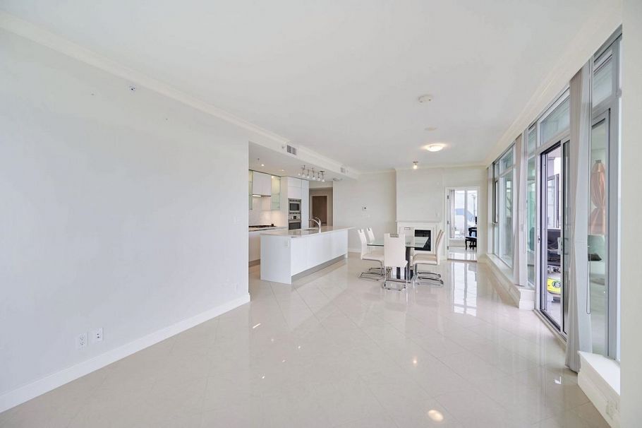 401 199 Victory Ship Way North Vancouver, BC - 9