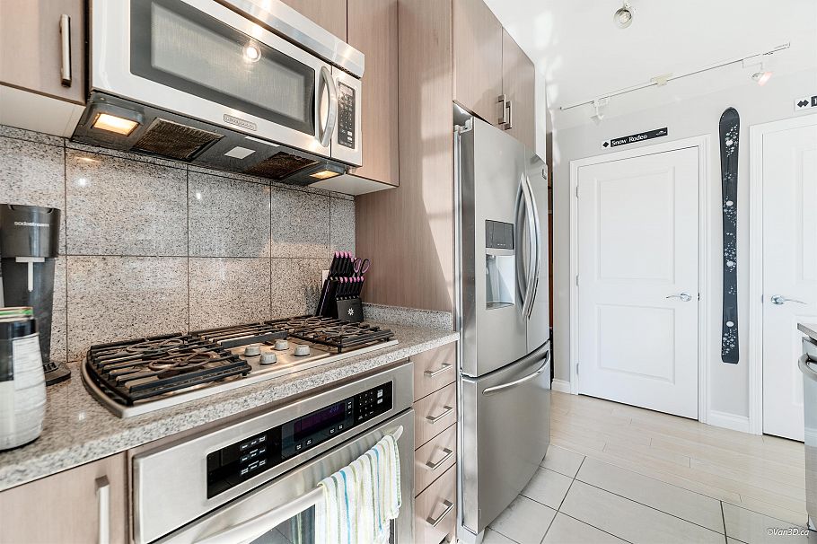 702 1211 Melville Street Vancouver, BC - 6