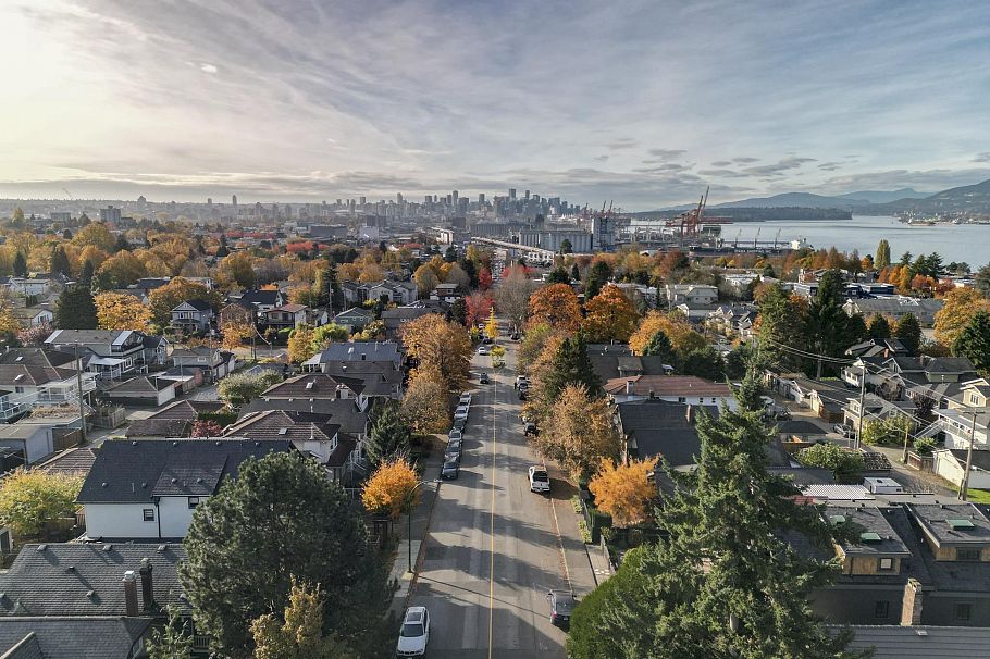 1 2565 Dundas Street Vancouver, BC - 39