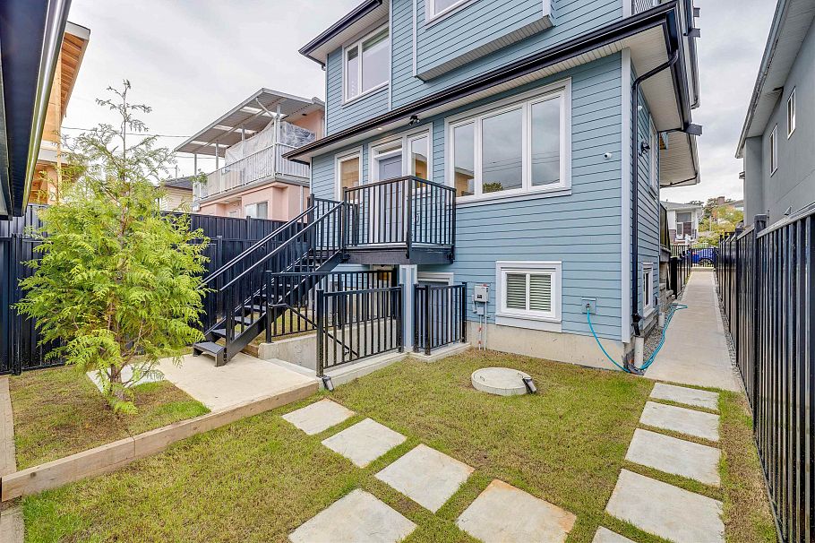 2 3571 E 28th Avenue Vancouver, BC - 2