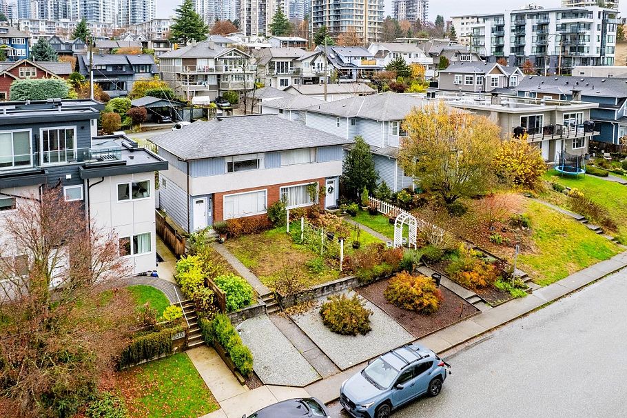 226-228 W 5th Street North Vancouver, BC - 10